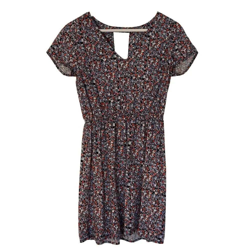 Gap floral short sleeve vneck dress size small petite